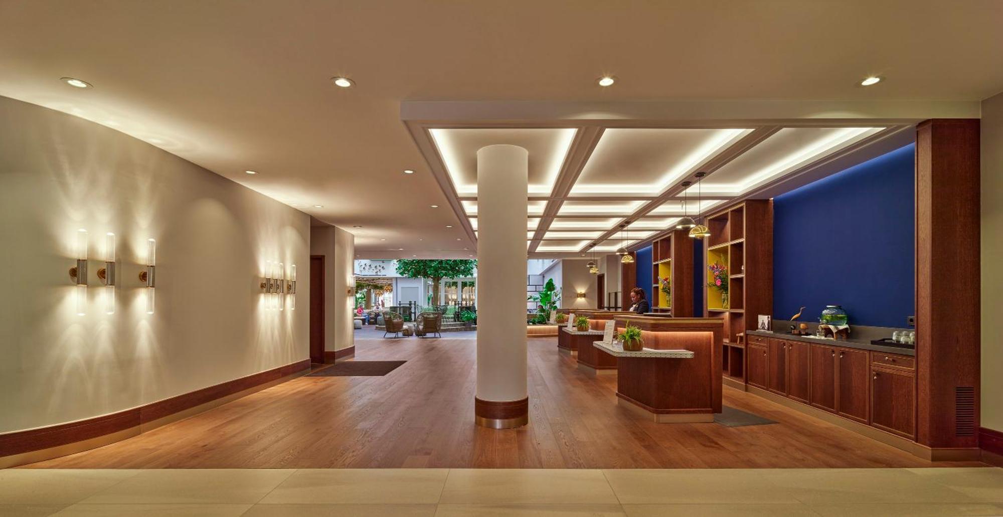 Voco By Ihg Hotel Den Haag